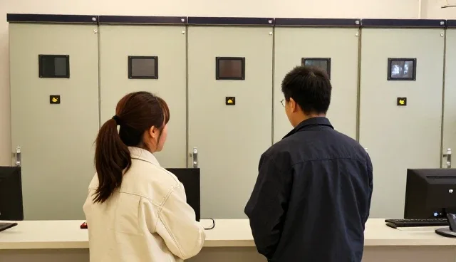 系统兼容性在自动化设备控制柜发展中的关键作用